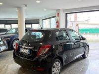Usata Toyota Yaris Active 69 CV (50 kW) 2012 Nero Utilitaria