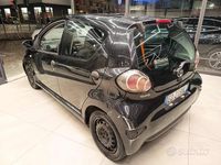 Usata Toyota Aygo 68 CV (50 kW) 2010 Nero Utilitaria