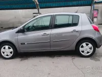 Usata Renault Clio II Dynamique 75 CV (55 kW) 2011 Grigio Berlina