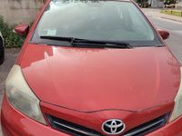 Usata Toyota Yaris 90 CV (66 kW) 2013 Rosso Berlina