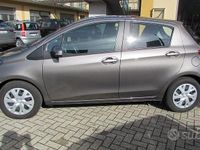 Usata Toyota Yaris Business Edition 51 CV (37 kW) 2017 Grigio Berlina
