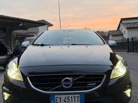 Usata Volvo V40 R-Design Kinetic 114 CV (83 kW) 2015 Nero Berlina