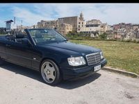 Usata Mercedes E200 136 CV (100 kW) 1996 Nero Cabrio