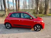 Usata Renault Twingo 50 kW (69 CV) 2025 Rosso Utilitaria