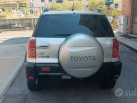 Usata Toyota RAV4 116 CV (85 kW) 2003 Grigio SUV