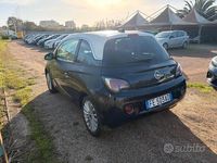 Usado Opel Adam 70 CV (51 kW) 2016 Negro Utilitario