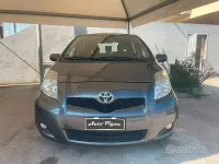 Usata Toyota Yaris Sol 90 CV (66 kW) 2011 Grigio Utilitaria