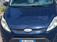 Usata Ford Fiesta 90 CV (66 kW) 2012 Blu Utilitaria