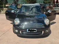 Usata Mini Cooper D 111 CV (81 kW) 2011 Nero Utilitaria