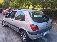 Usata Ford Fiesta 75 CV (55 kW) 2002 Grigio Utilitaria