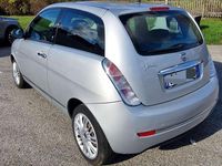 Usata Lancia Ypsilon 69 CV (50 kW) 2011 Argento Utilitaria