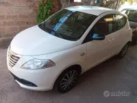Usata Lancia Ypsilon 60 CV (44 kW) 2013 Bianco Utilitaria
