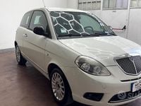 Usata Lancia Ypsilon 69 CV (50 kW) 2012 Bianco Utilitaria