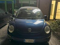 Usata VW New Beetle 105 CV (77 kW) 2006 Blu Utilitaria