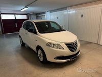 Usata Lancia Ypsilon Gold 69 CV (50 kW) 2015 Bianco Utilitaria