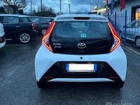 Usata Toyota Aygo Connect Style 72 CV (52 kW) 2020 Bianco Utilitaria