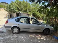 Usata Toyota Corolla 86 CV (63 kW) 1998 Grigio Berlina