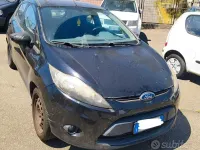 Usata Ford Fiesta 97 CV (71 kW) 2009 Grigio Utilitaria