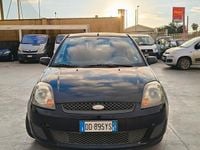 Usata Ford Fiesta Ghia 68 CV (50 kW) 2007 Blu Berlina