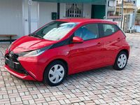 Begagnad Toyota Aygo Cool 69 HK (50 kW) 2015 Röd Halvkombi