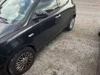 Usata Lancia Ypsilon 85 CV (62 kW) 2014 Blu Utilitaria