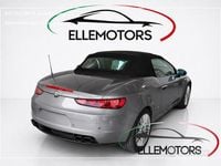 Begagnad Alfa Romeo Spider Exclusive 260 HK (191 kW) 2007 Grå Cab