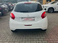 Usata Peugeot 208 Allure 68 CV (50 kW) 2015 Bianco Utilitaria