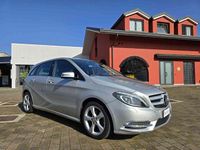 Usata Mercedes B200 Premium 156 CV (114 kW) 2014 Argento metallizzato Monovolume