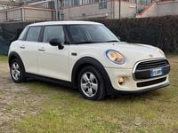 Usata Mini Cooper 102 CV (75 kW) 2018 Beige Utilitaria