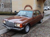 Usata Mercedes E280 108 CV (79 kW) 1976 Marrone Berlina