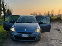 Usata Renault Clio II 101 CV (74 kW) 2010 Grigio Berlina