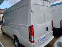 Usata Iveco Daily 140 CV (102 kW) 2017 Bianco Furgone