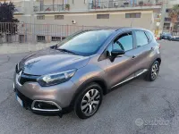 Usata Renault Captur Intens 90 CV (66 kW) 2017 Grigio SUV