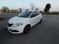 Usata Lancia Ypsilon 69 CV (50 kW) 2022 Bianco Utilitaria