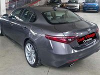 Używany Alfa Romeo Giulia Super 180 KM (132 kW) 2017 Szary Sedan/Limuzyna