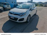 Usata Kia Rio 75 CV (55 kW) 2014 Bianco Berlina