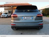 Usata Porsche Cayenne Platinum Edition 262 CV (192 kW) 2016 Grigio SUV