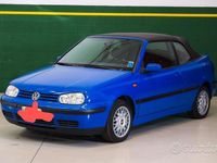 Usata VW Golf Cabriolet 101 CV (74 kW) 1998 Blu Cabrio