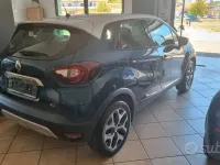 Usata Renault Captur Intens 110 CV (80 kW) 2017 Bluazzurro SUV