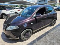 Usata Lancia Ypsilon 69 CV (50 kW) 2013 Viola metallizzato Utilitaria