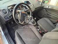 Usata Ford Fiesta 75 CV (55 kW) 2015 Bianco Utilitaria