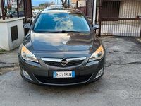Usata Opel Astra Cosmo 110 CV (80 kW) 2010 Gray Berlina