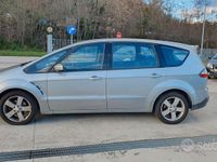 Begagnad Ford S-MAX Titanium 140 HK (102 kW) 2007 Grå Minibuss
