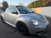 Usata VW New Beetle 105 CV (77 kW) 2005 Argento Utilitaria
