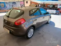 Usata Fiat Bravo 105 CV (77 kW) 2009 Grigio Utilitaria
