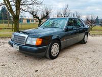 Usata Mercedes E200 105 CV (77 kW) 1991 Nero Berlina