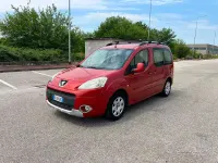 Usata Peugeot Partner Tepee Outdoor 120 CV (88 kW) 2010 Arancione Monovolume
