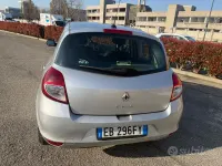 Usata Renault Clio II Dynamique 101 CV (74 kW) 2010 Grigio Berlina