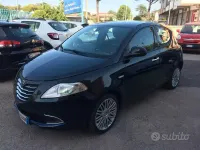 Usata Lancia Ypsilon 85 CV (62 kW) 2014 Nero Utilitaria