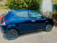Usata Lancia Ypsilon 60 CV (44 kW) 2021 Blu Utilitaria